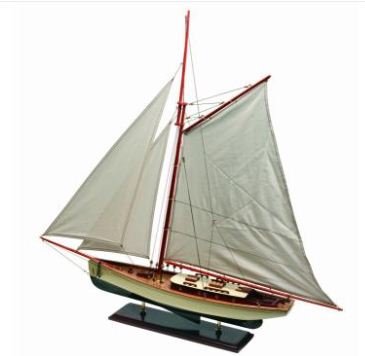 Highly detailed model yachts from 30 to 100 cm